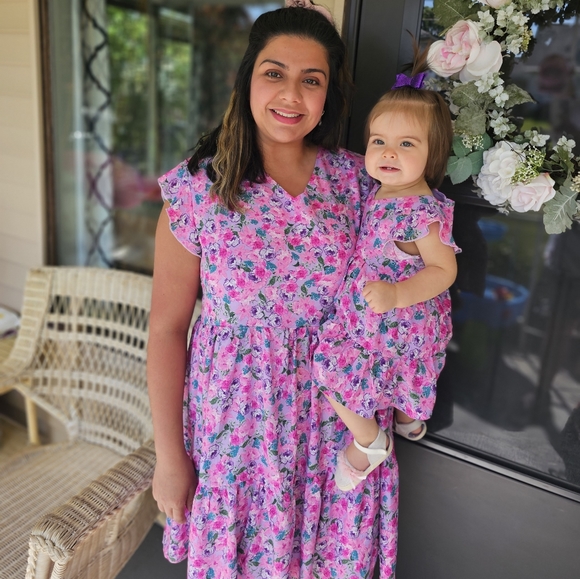 Mommy and Me Little Mia Bella Lilas Dress - Picture 2 of 5